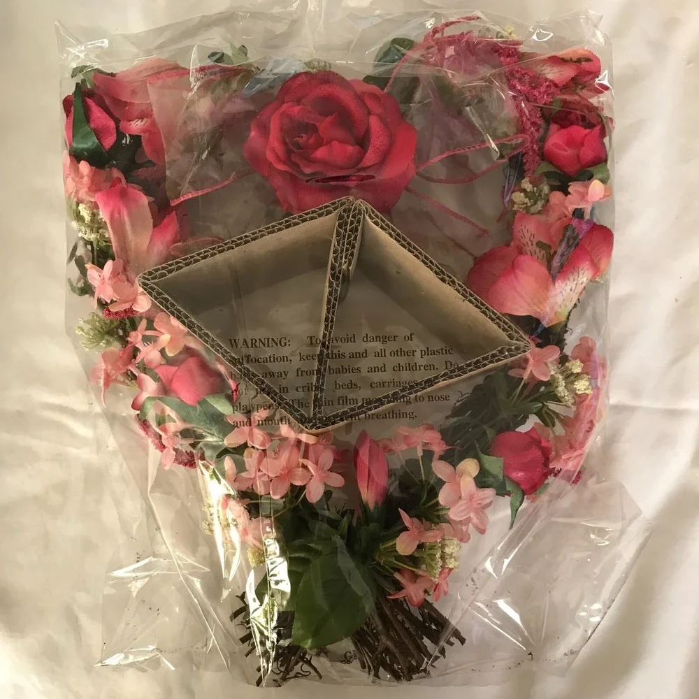 Avon Gift collections spring heart wreath